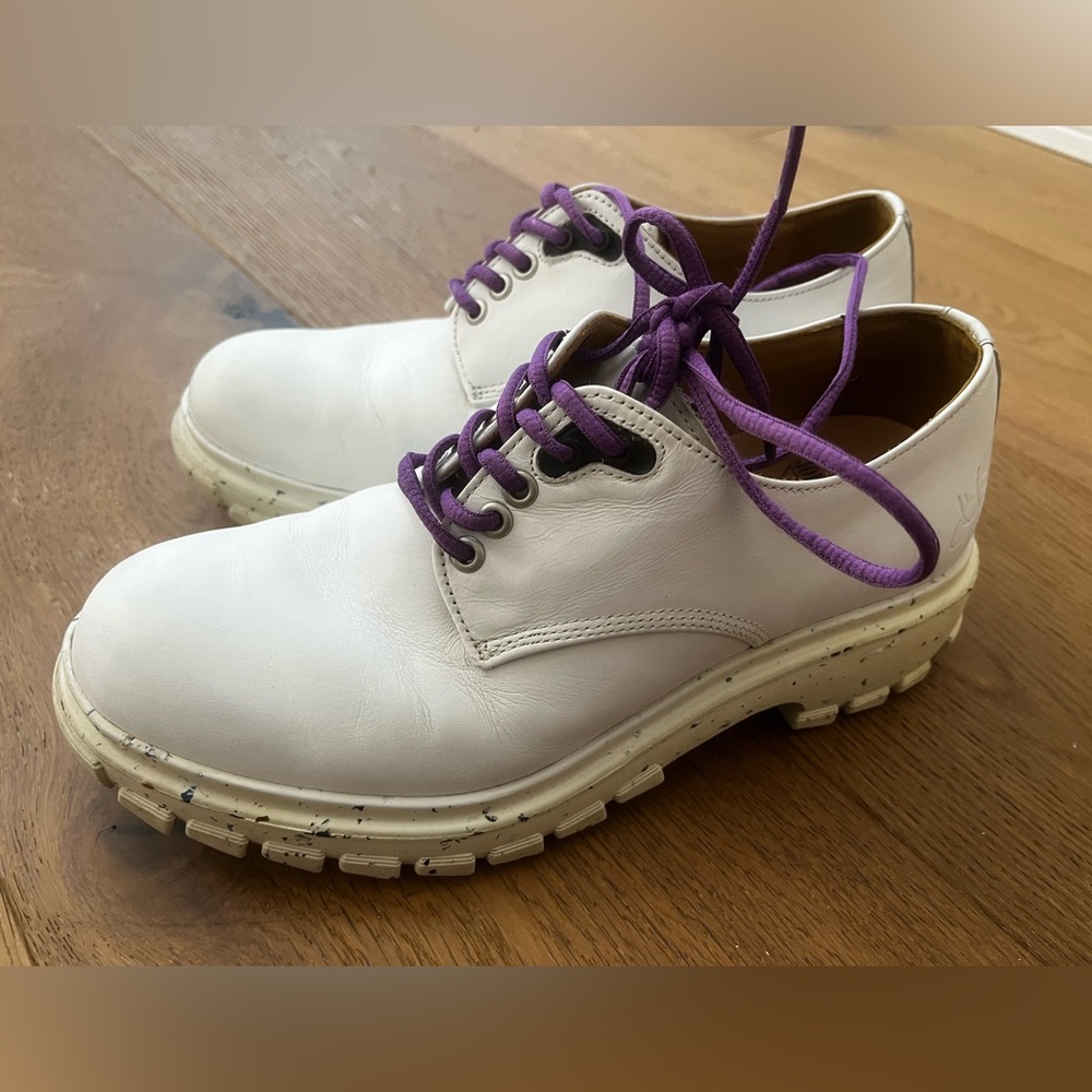 John Fluevog Official Tuesday Everyday Derby Lace Up Shoes in White Size 8